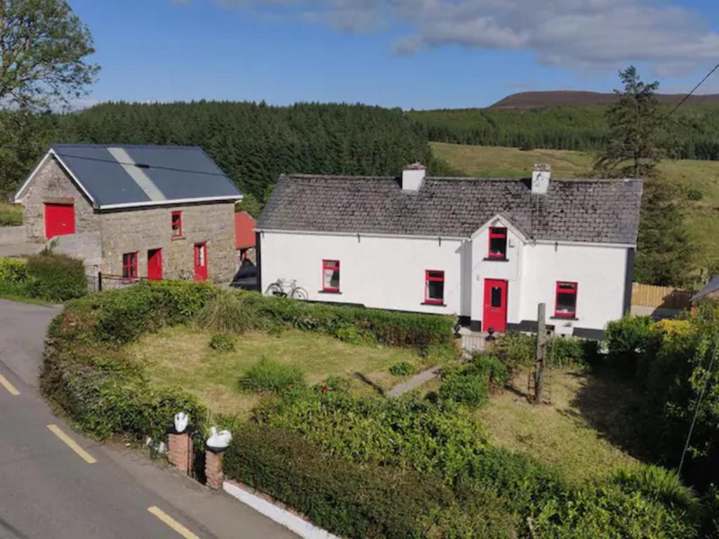 Maggies Cottage, Manorhamilton (updated prices 2024)