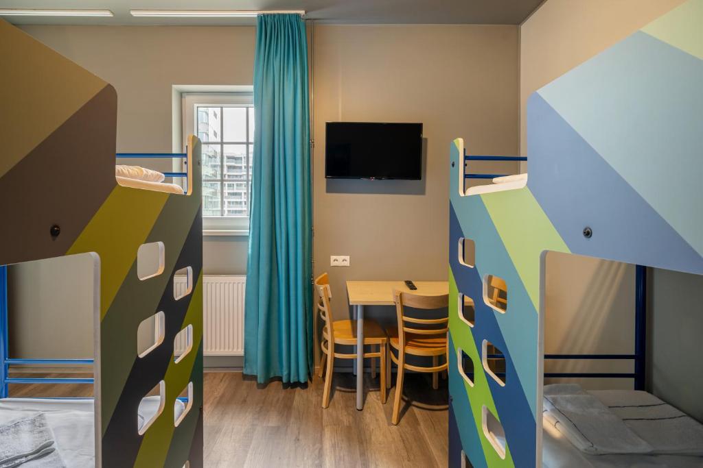 a&o Salzburg Hauptbahnhof - Resim 34