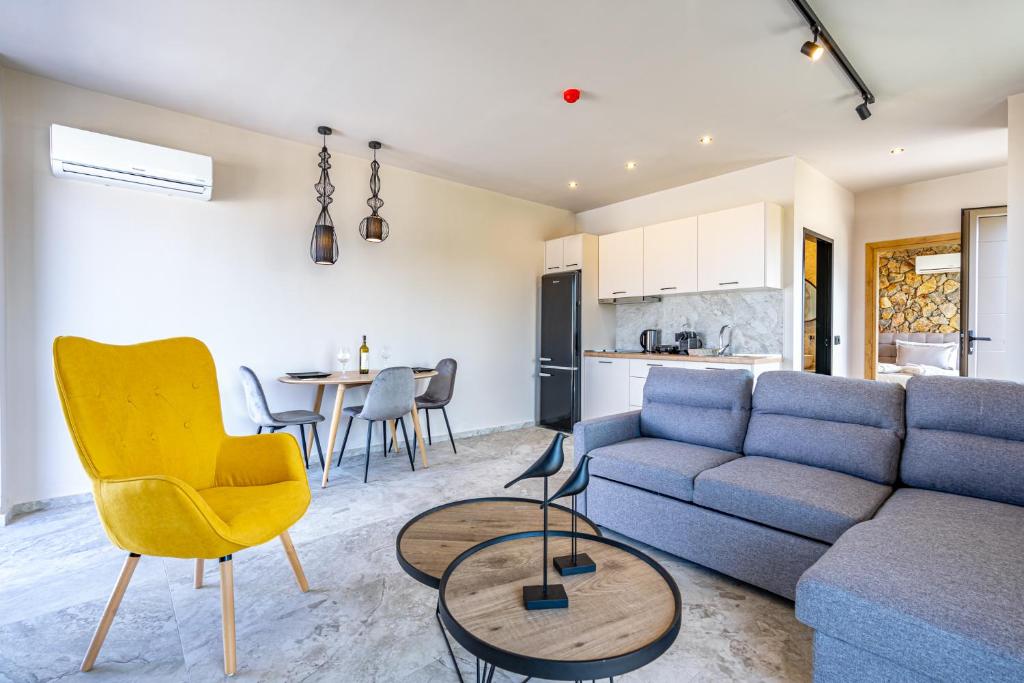 Kuchyň nebo kuchyňský kout v ubytování Pathos SeaSide Suites