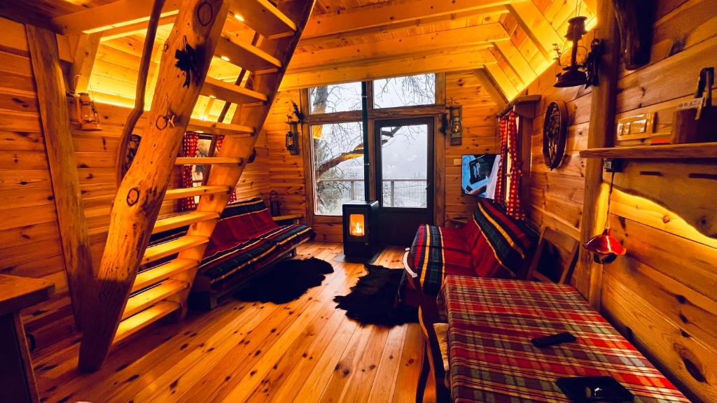 TV a/nebo společenská místnost v ubytování Tree house - Tara Place
