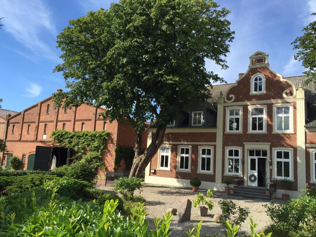 Apartment Im Gutshaus 150qm mit Garten & Terrasse, Fehmarn, Germany