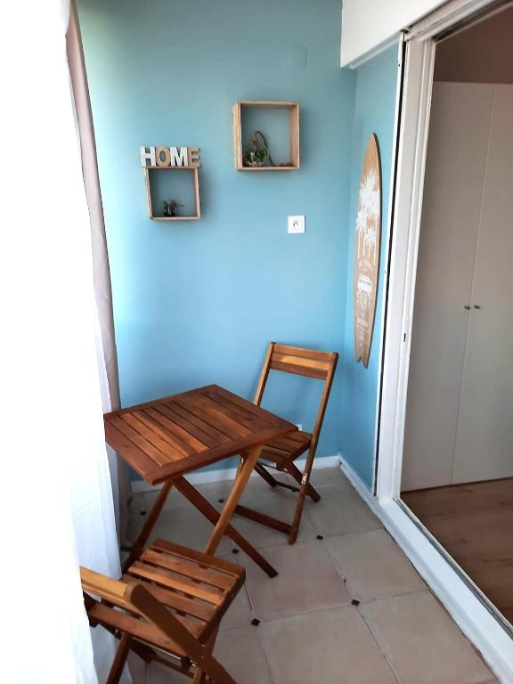 Le levant - avec loggia - à 20m de la plage - Studio With Terrace