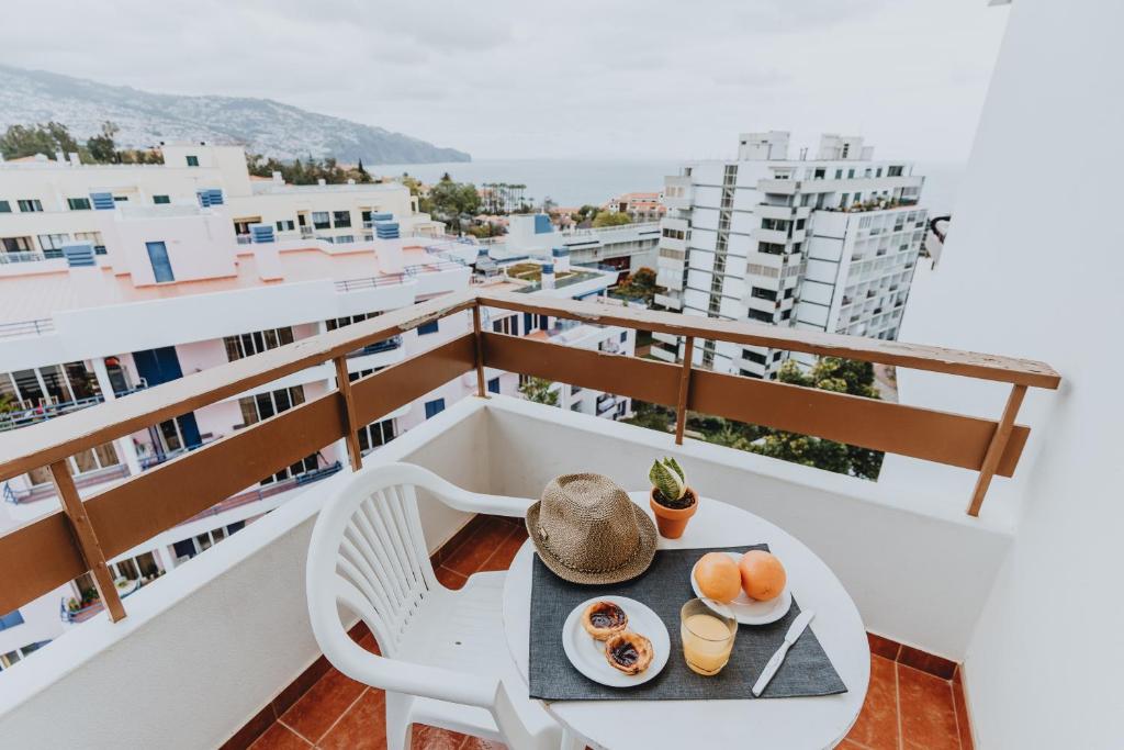 Afbeelding uit fotogalerij van Casa Branca Apartments by Wanderlust Madeira, vacation rentals in Funchal