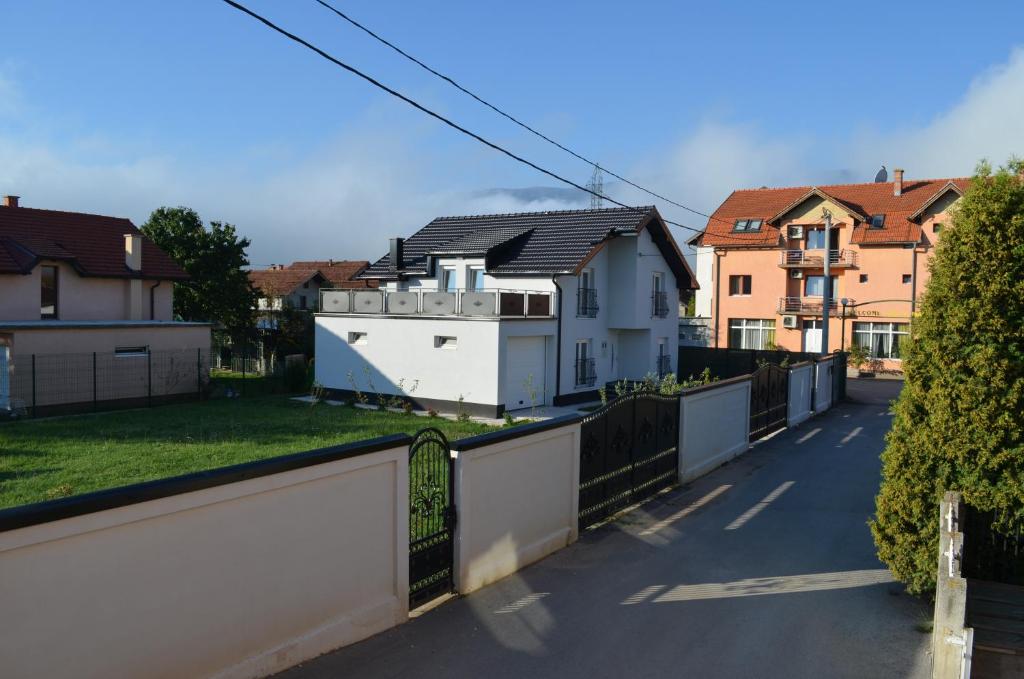 VILLA HIPODROM ilidza apartments - Villa De Trois Chambres