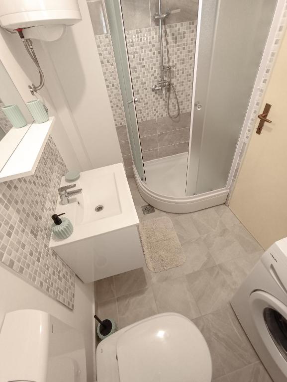 Kúpeľňa v ubytovaní Apartman „Bernarda”