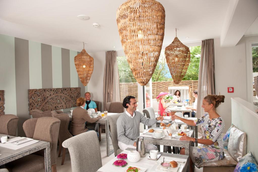 Nápoje v ubytování Hotel STRAND am Königshafen