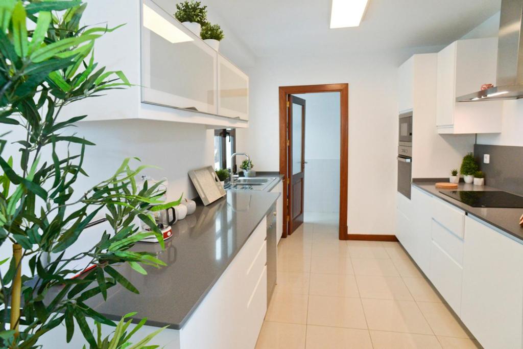 Kuchyň nebo kuchyňský kout v ubytování Luxury Buenavista el Charco + private parking