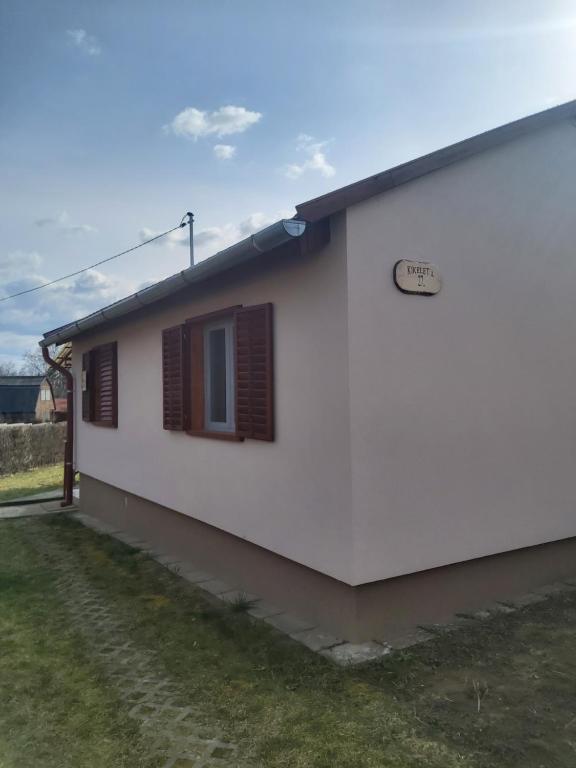 Budova, v ktorej sa dovolenkový dom nachádza