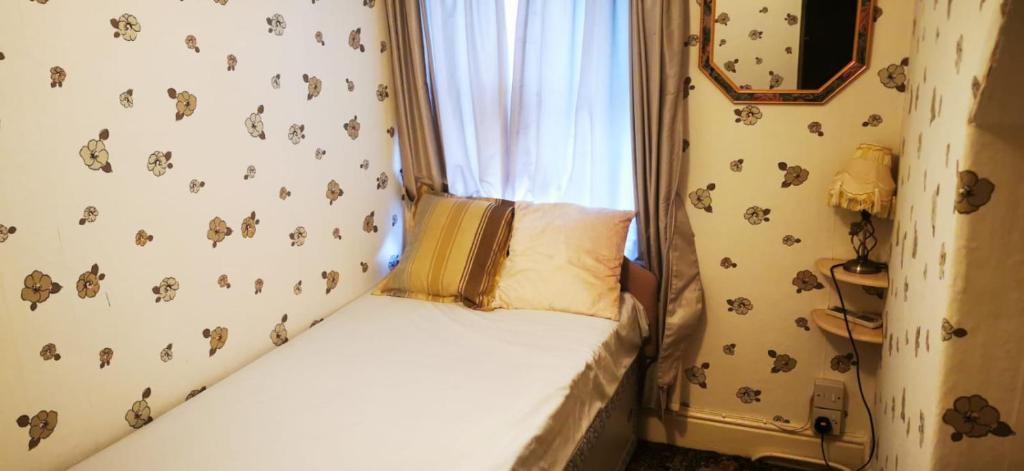 Dunromin Hotel - Budget Single Room