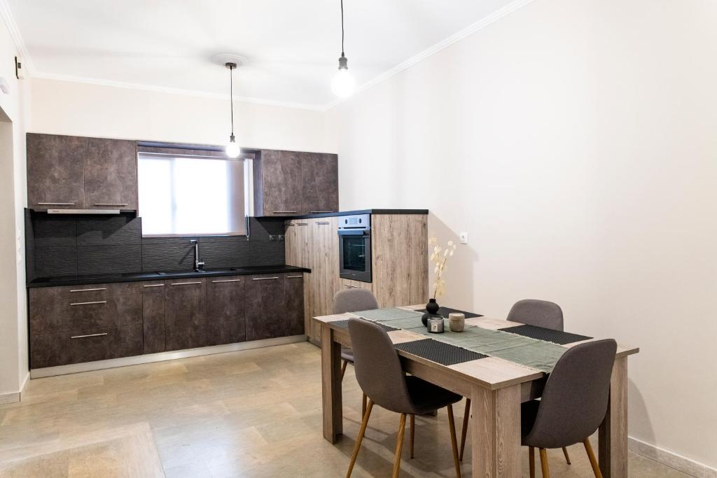 Фотография из галереи Walnut home apartment near Ancient Olympia в городе Крестена
