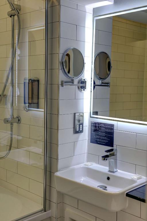 Best Western Plus Lancashire Manor Hotel - Standard Triple Room