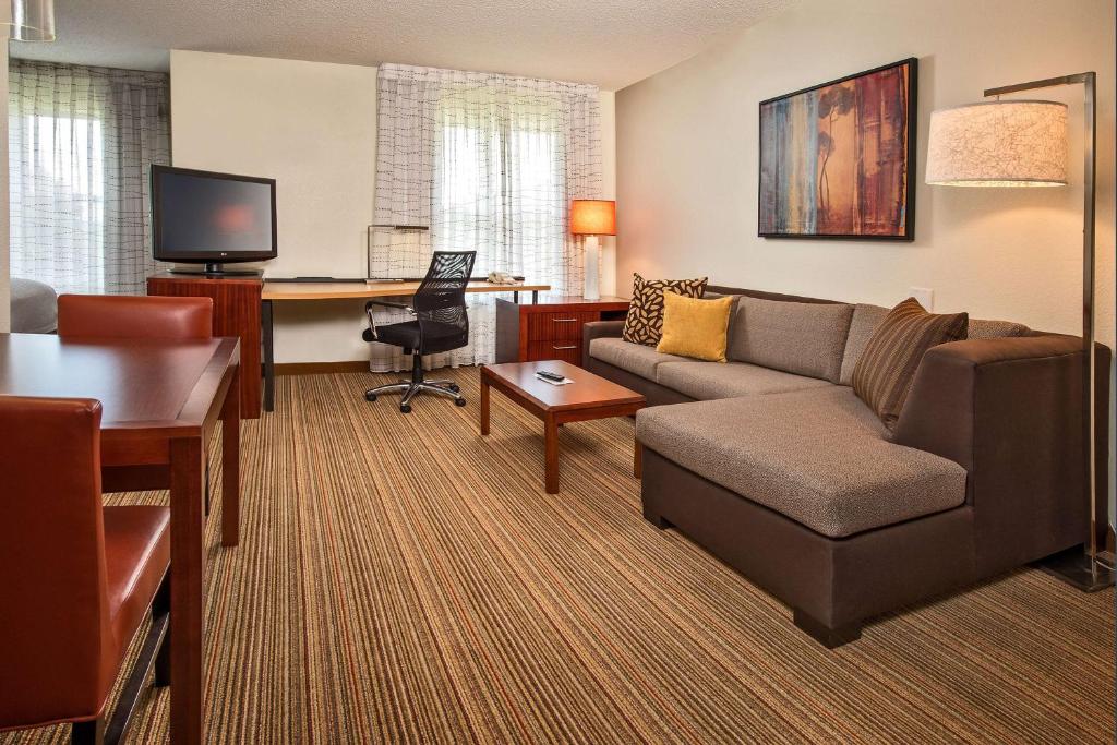 Sonesta ES Suites Charleston photo