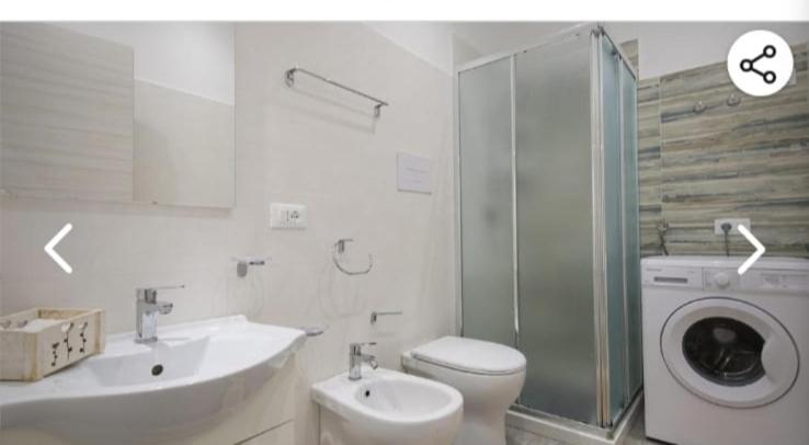 A bathroom at Appartamento solare