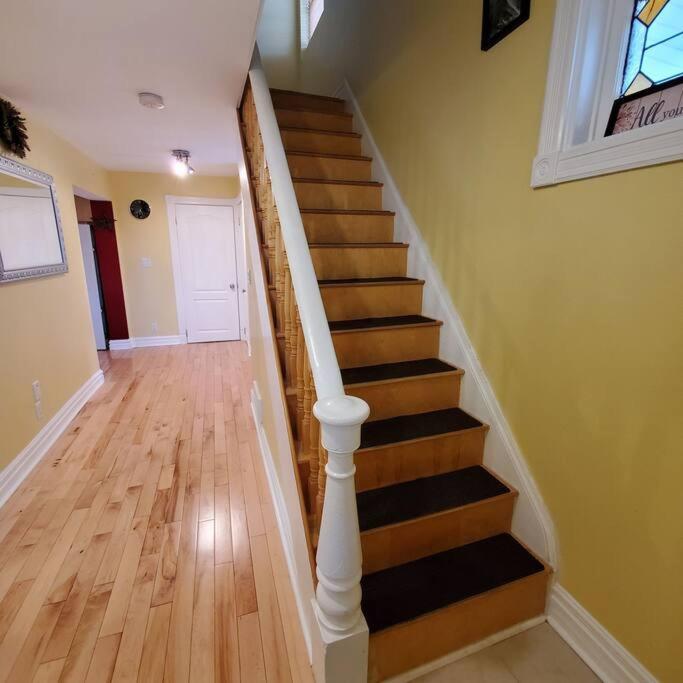 Fotografie z fotogalerie ubytování Garden 2 Storey House v destinaci Niagara Falls