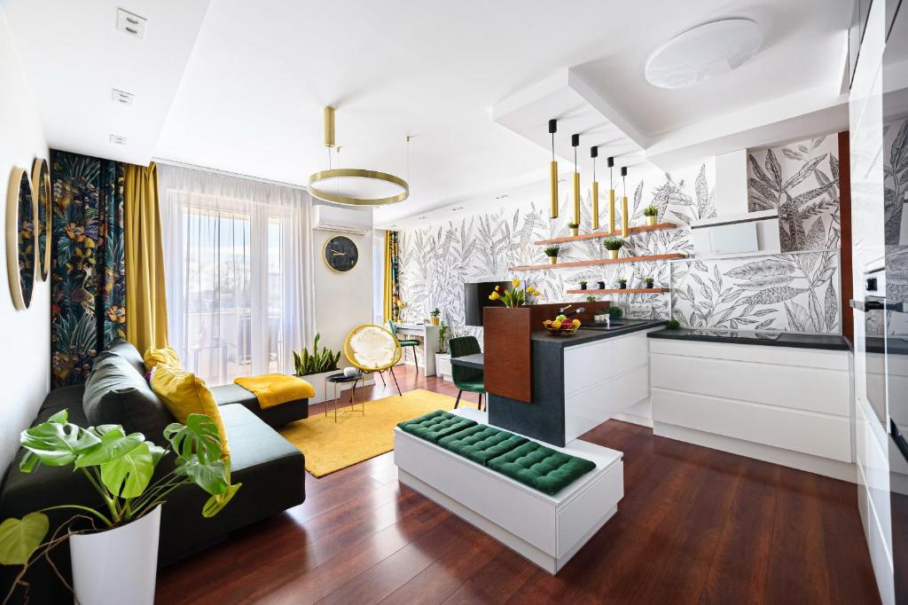 Kuchyňa alebo kuchynka v ubytovaní HÍD19 APARTMAN GYŐR BELVÁROS-FREE PARKING-TERRACE az RQ VÍZI ÉLMÉNYPARK ÉS GYÓGYFÜRDŐNÉL