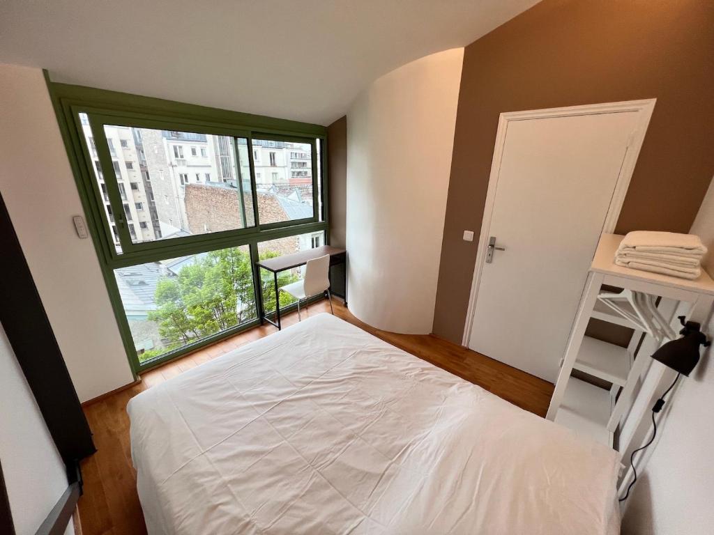 Pere Lachaise Apartment - Duplex Apartment