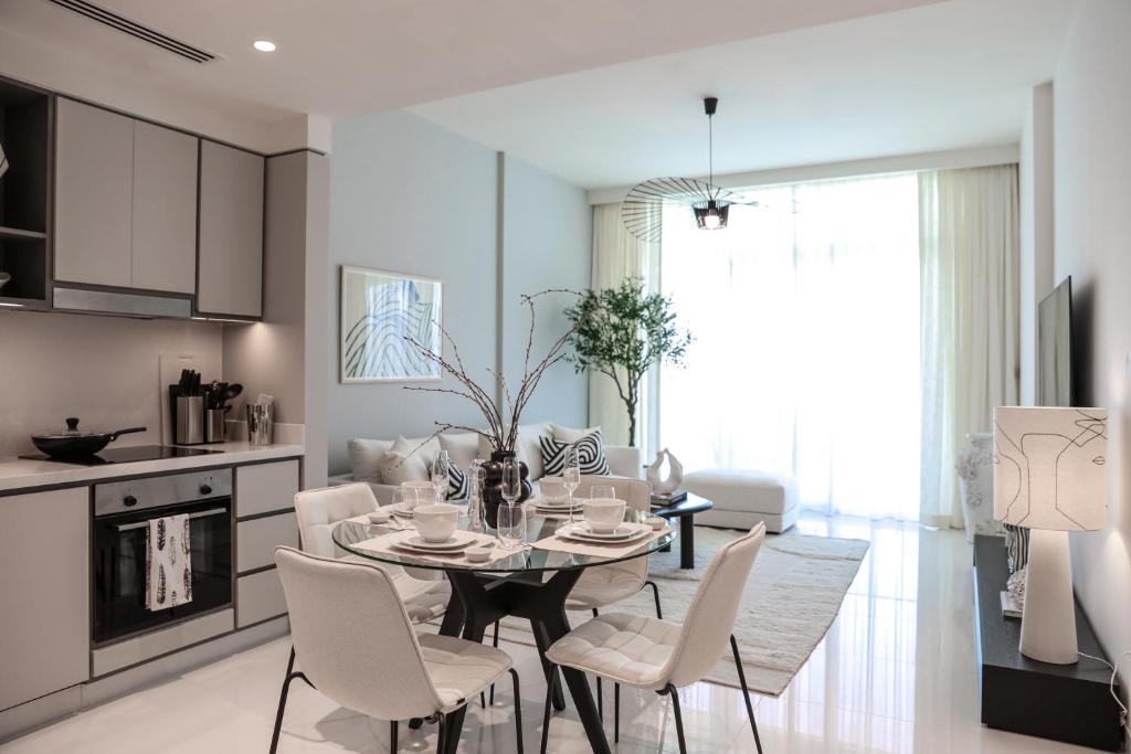 Daniels 2BR Sunrise Bay Full Sea and Marina View