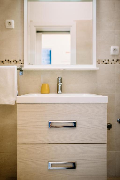 AMOROZO APARTMENTS by DuHomes - 9