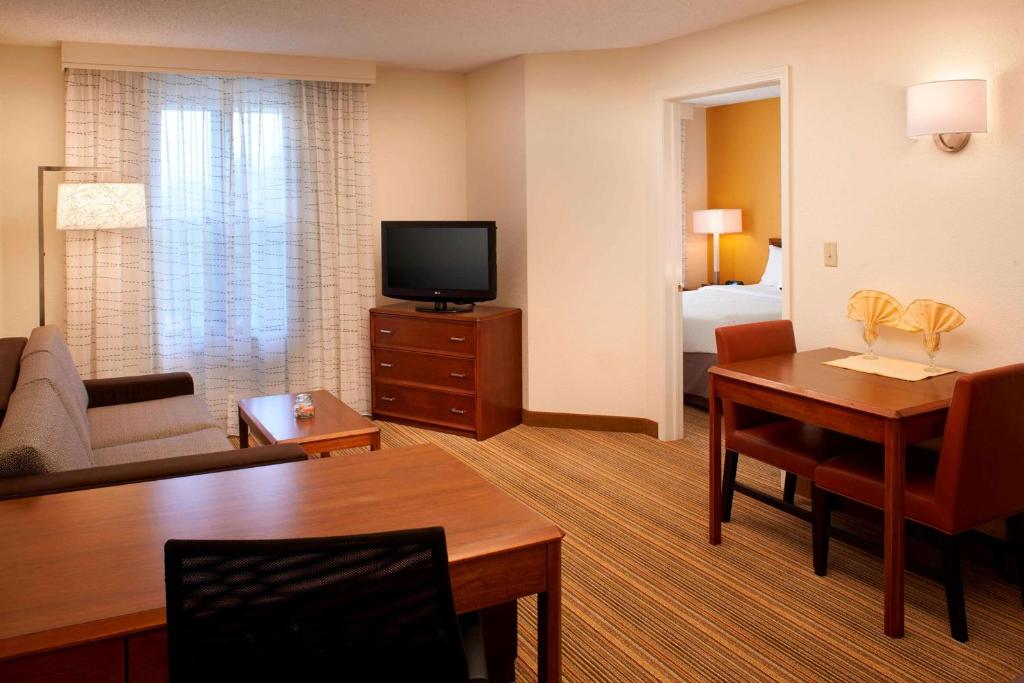 Sonesta ES Suites Chicago Waukegan Gurnee - Entendre Accessible Une Salle De Suite Reine