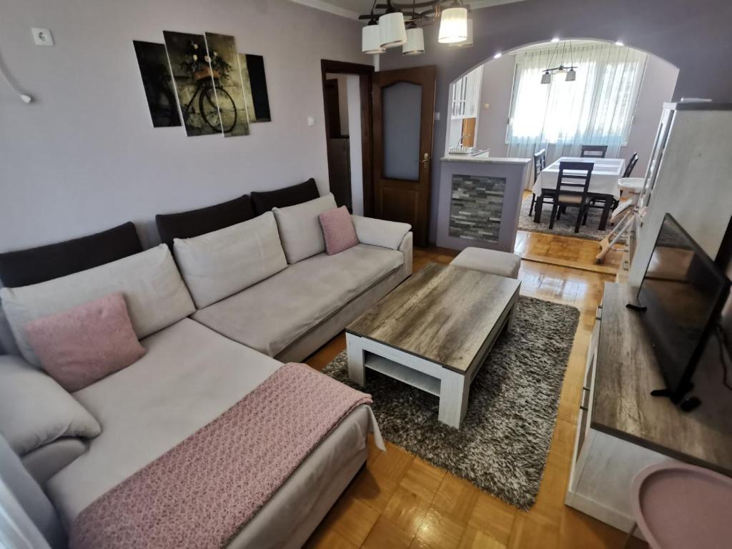 Χώρος καθιστικού στο Apartman Andrija
