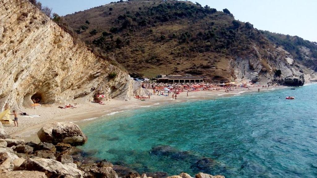 2 bedrooms appartement at Sarande 100 m away from the beach with balcony and wifi - Image 13