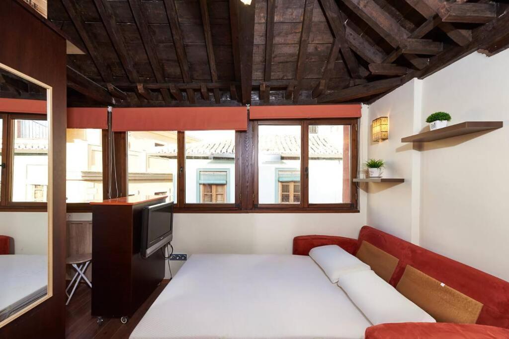Lindo Estudio con Terraza San Matías
