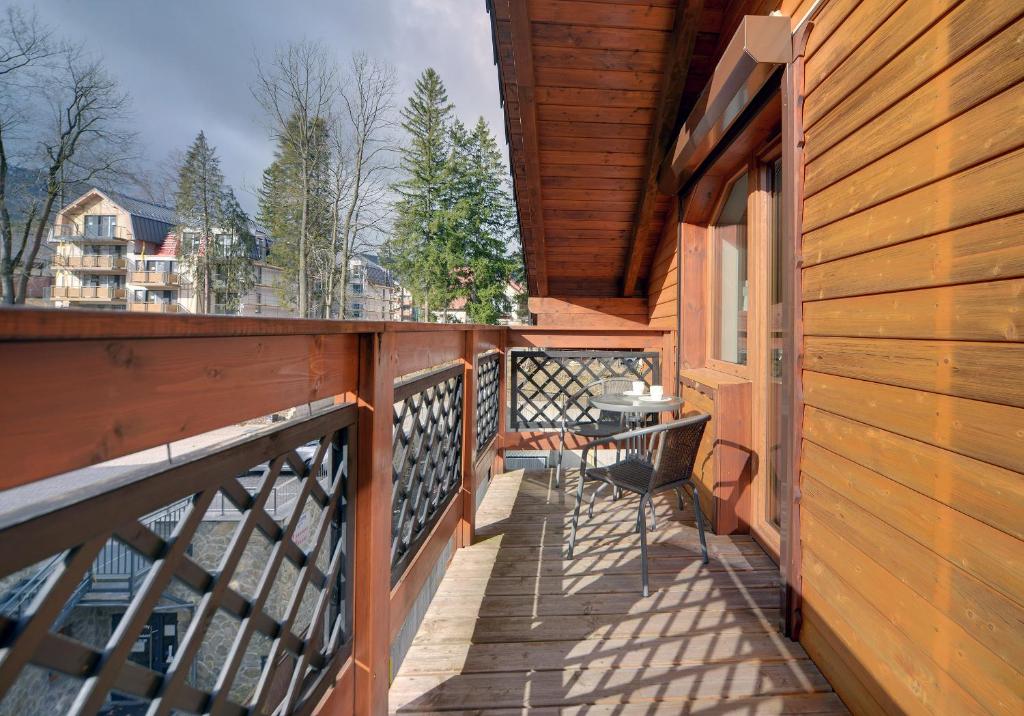 Balkón alebo terasa v ubytovaní Beżowy i Nowoczesny Apartament Sun Seasons 24 w Szklarskiej Porębie by Noclegi Renters