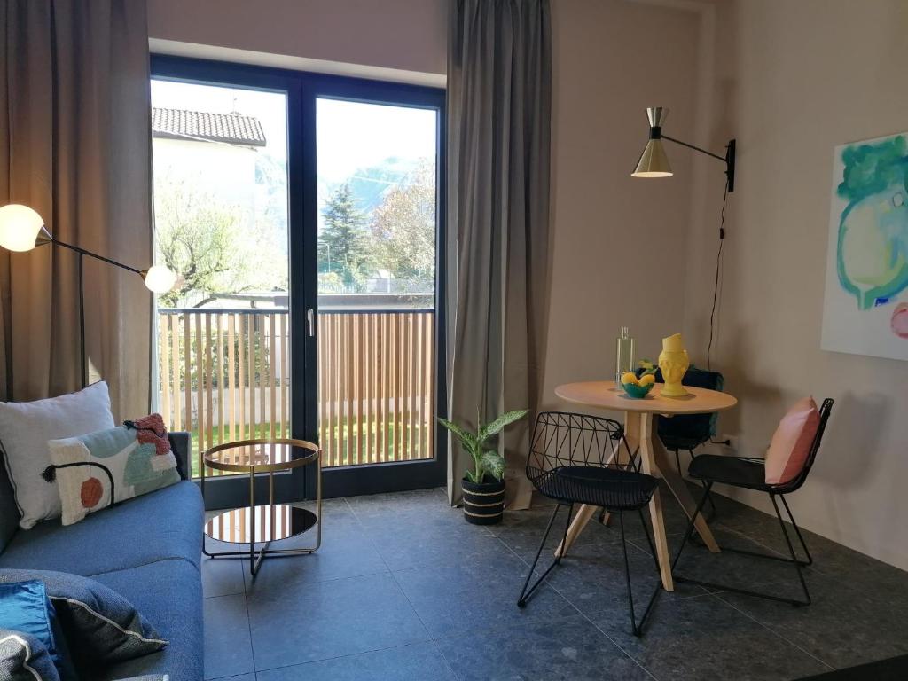 Een zitgedeelte bij Picobello Lago