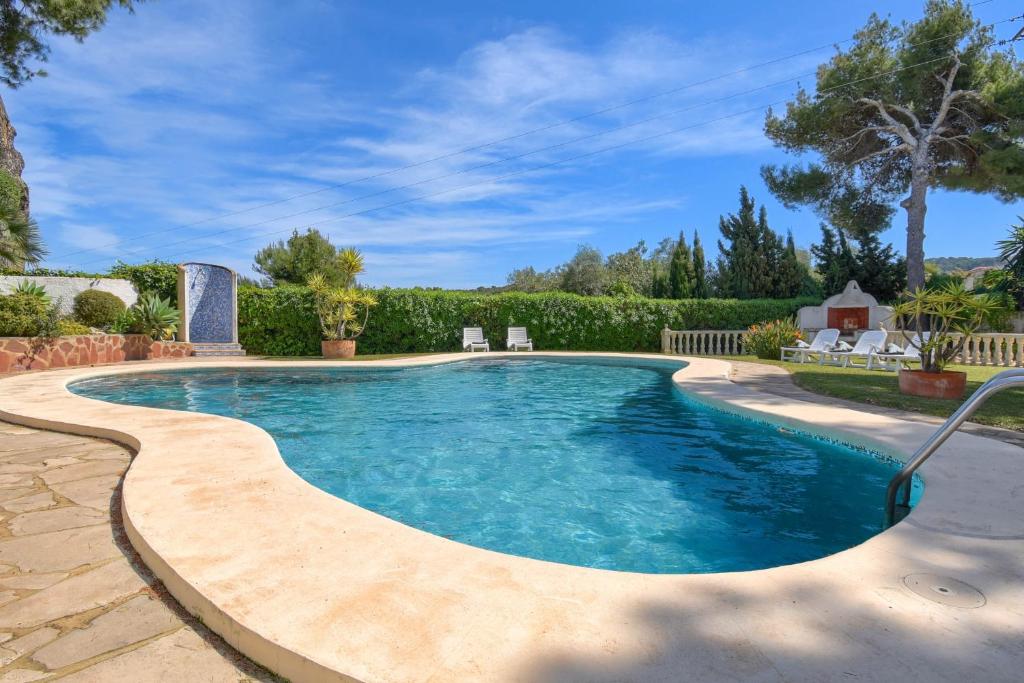 The swimming pool at or close to Las Macadas
