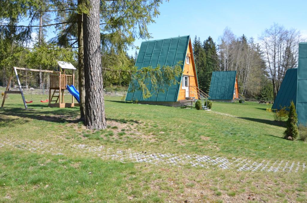 Herní místnost nebo prostor pro děti v ubytování Chatky Sázava