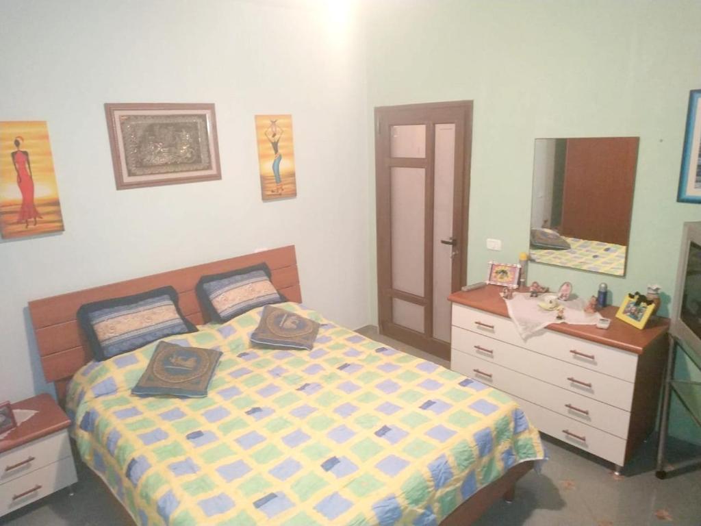 One bedroom appartement at Durres 50 m away from the beach with sea view and furnished balcony - Image 2
