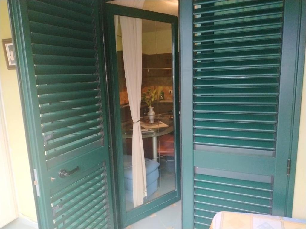 One bedroom appartement at Durres 50 m away from the beach with sea view and furnished balcony - Image 11