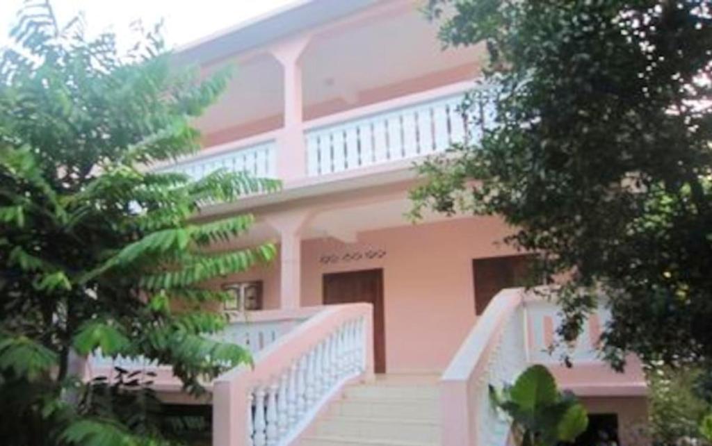 Μπαλκόνι ή βεράντα στο Spacious apartment with sea view in Bandrele, 170 m².