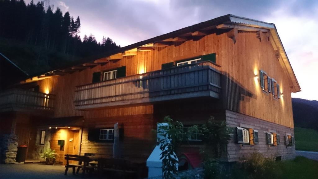 Budova, v ktorej sa apartmán nachádza