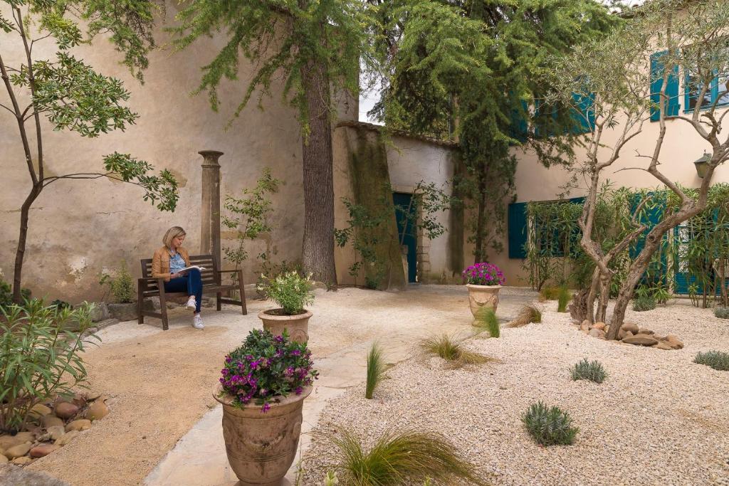 Jardin de l&#39;&eacute;tablissement H&ocirc;tel la Magnaneraie