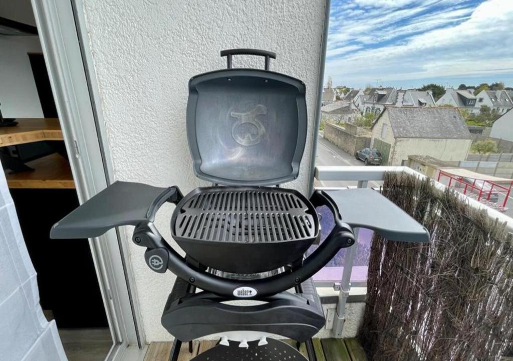 Gril dostupný pro hosty v apartmánu