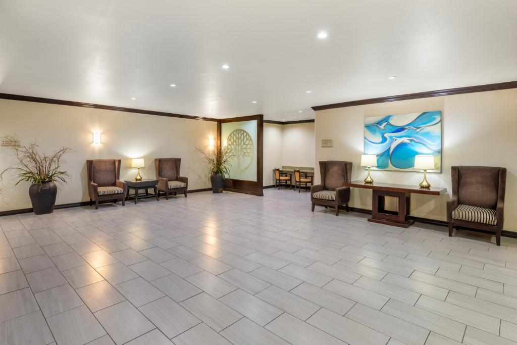 Posezení v ubytování Hawthorn Suites by Wyndham Lubbock