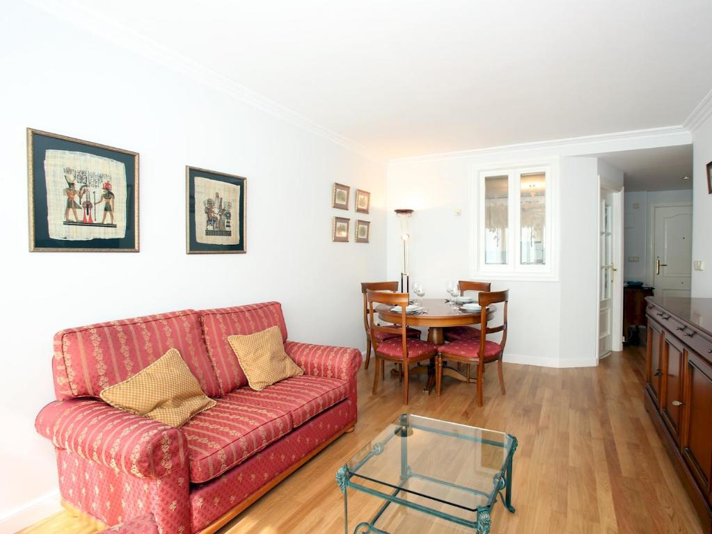 Posedenie v ubytovaní Apartamento Ondarreta