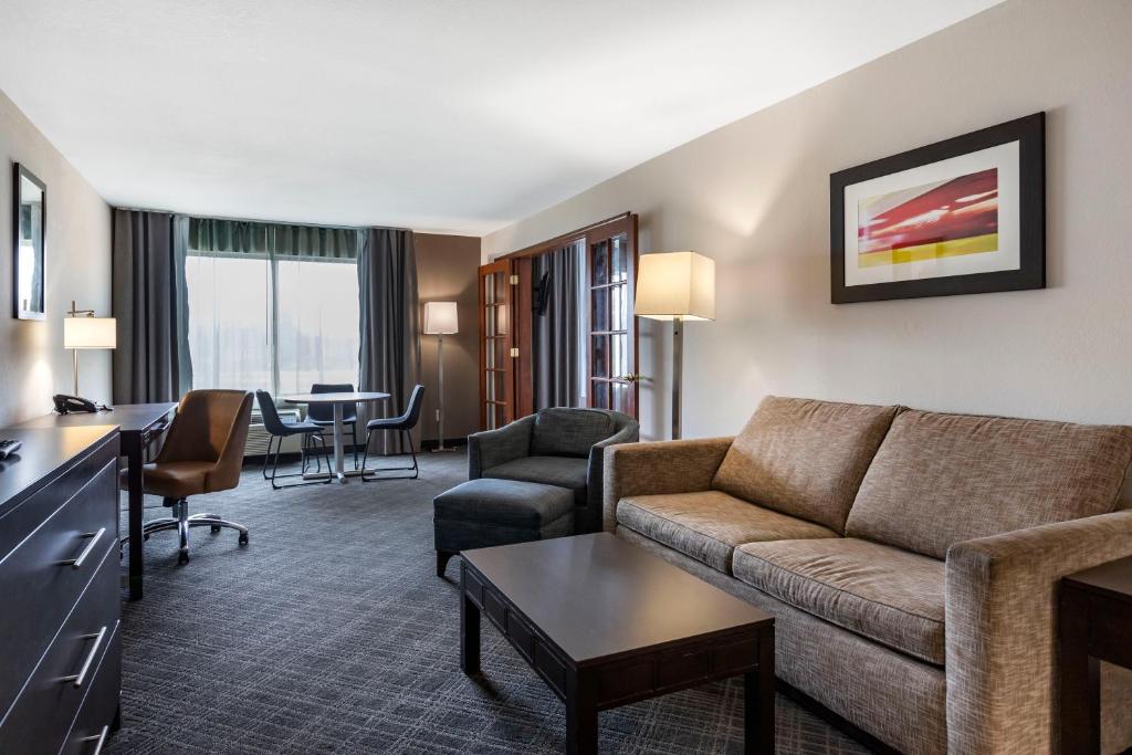 Comfort Inn & Suites Grand Blanc-Flint - Suite King - No Fumadores