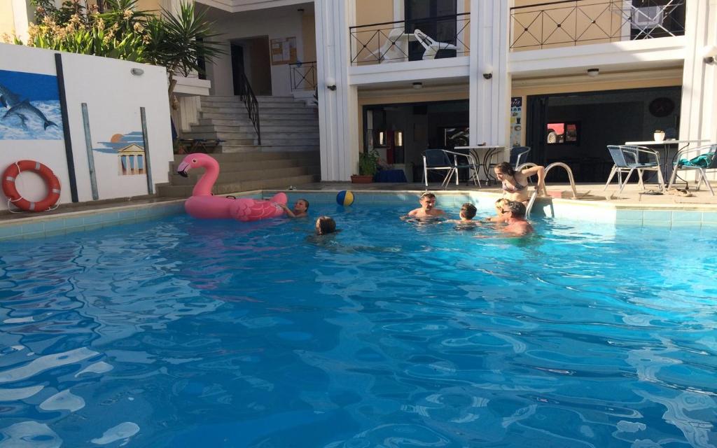 Bazén v ubytování Renia Hotel Agia Pelagia -Crete nebo v jeho okolí
