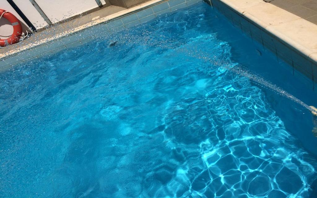 Bazén v ubytování Renia Hotel Agia Pelagia -Crete nebo v jeho okolí