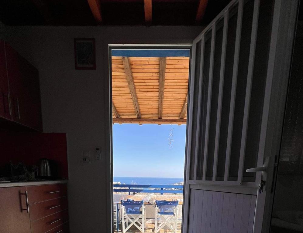 Ioli's Apartments - Two-Bedroom Townhouse