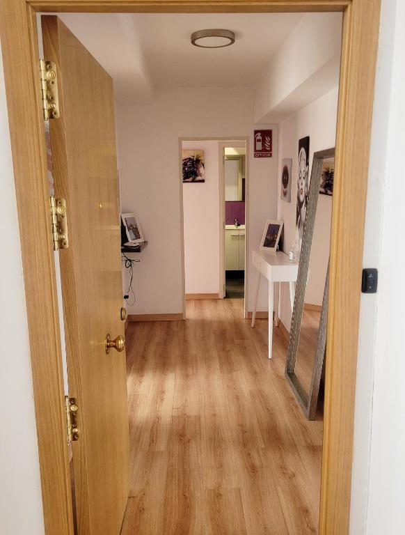 AMPLIO PISO LUMINOSO CERCA DEL CAMINO Y CATEDRAL C3 - Appartement 3 Chambres