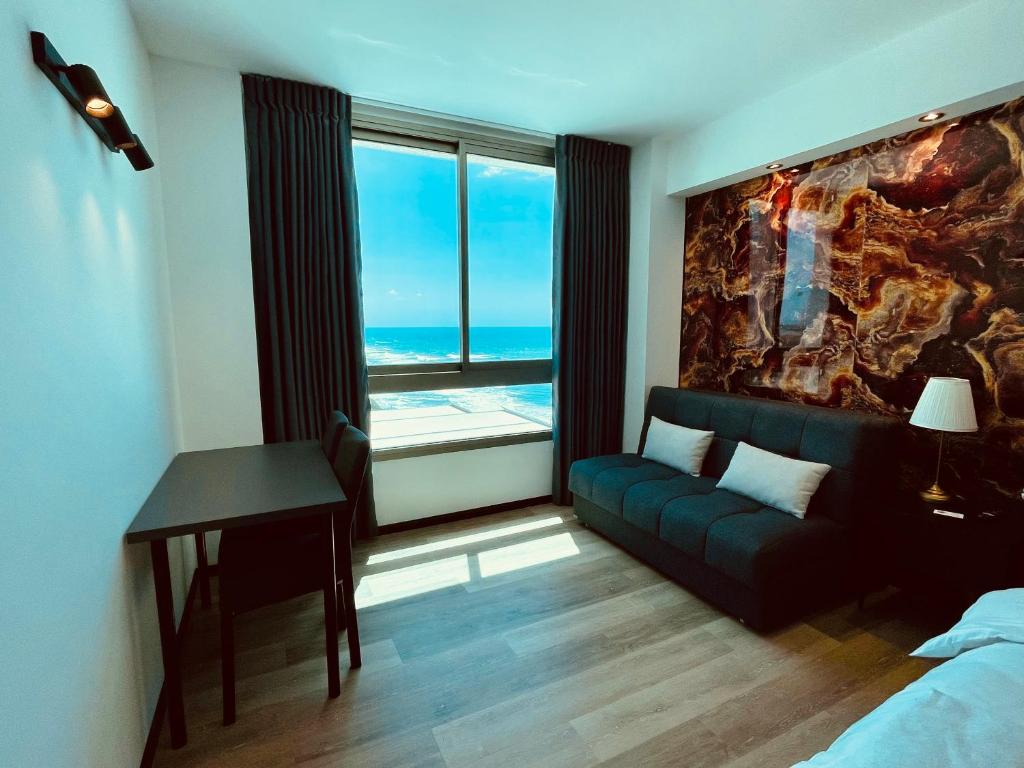 C Tower Apartments - Überlegener Dreifachzimmer Mit Meerblick