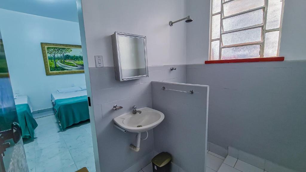 Koupelna v ubytování Aldeia Hostel II