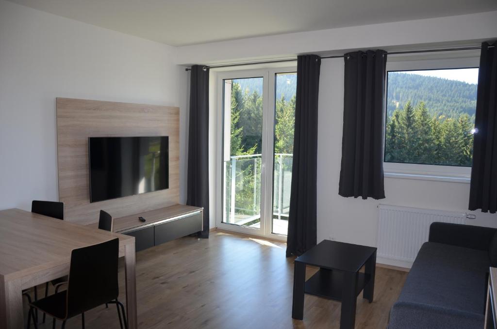 Nespecifikovaný výhled na hory nebo výhled na hory při pohledu z apartmánu