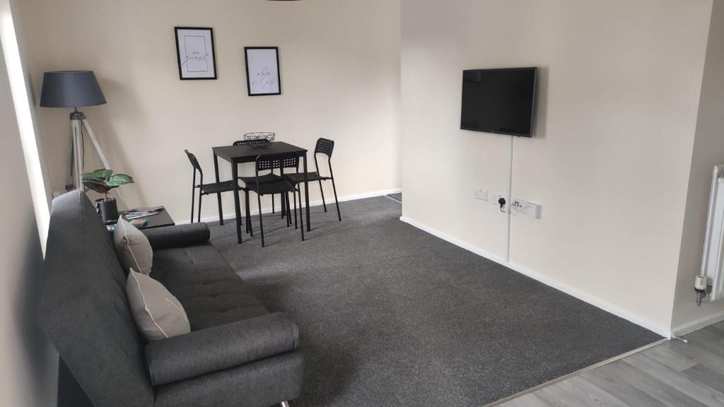 Lovely 1 bedroom studio apartment - Merthyr Tydfil