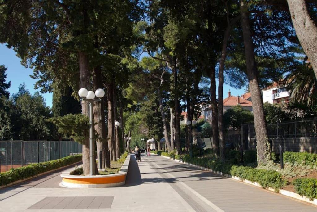Vonkajšia záhrada v ubytovaní Greystar Apartment Dubrovnik