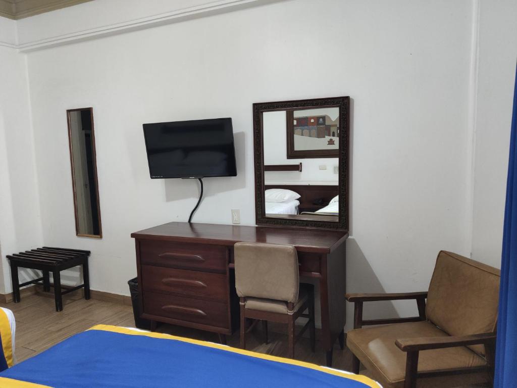 Hotel Sierra Gorda - Habitación Cuádruple Clásica