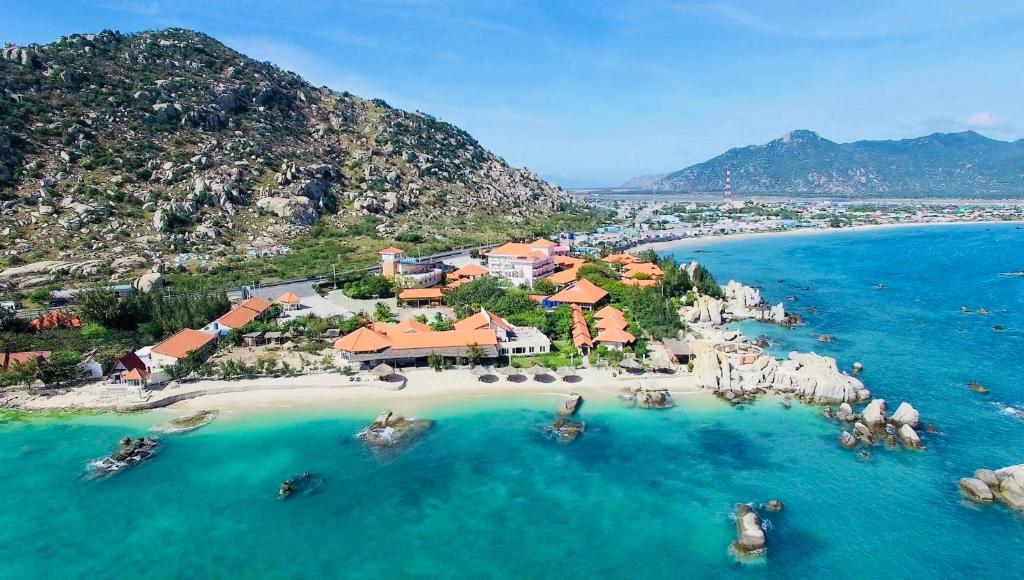 Hòn Cò Resort - Cà Ná, Thôn Lạc Nghiệp (cập nhật giá năm 2026)